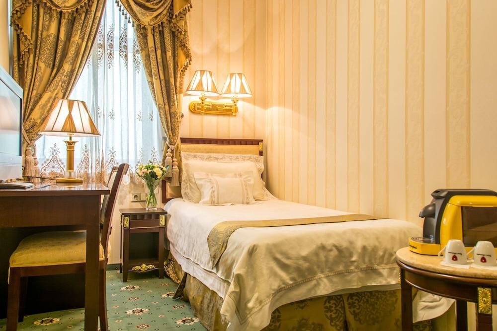 Palace Hotel Polom Zilina Bagian luar foto