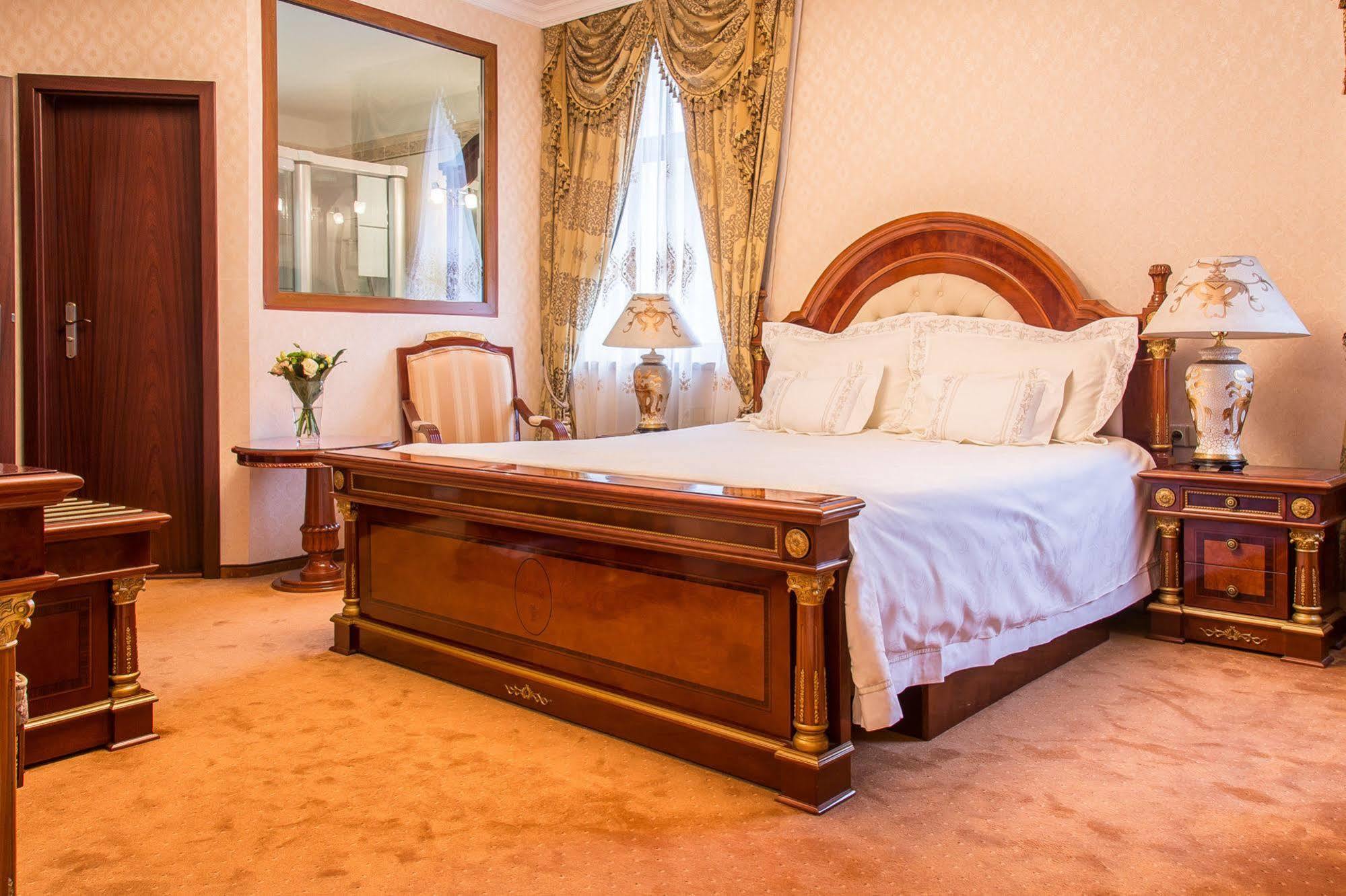Palace Hotel Polom Zilina Bagian luar foto