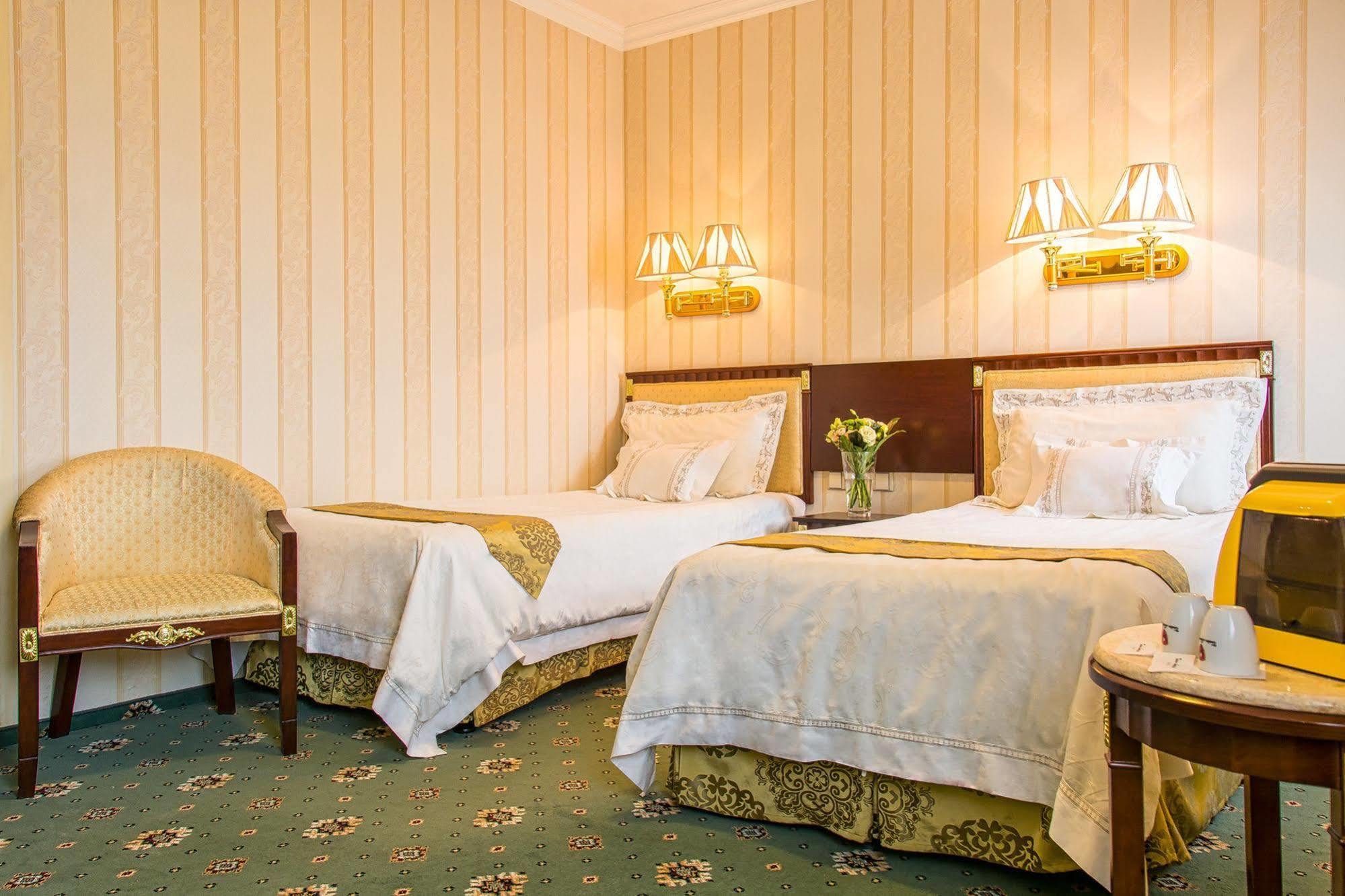 Palace Hotel Polom Zilina Bagian luar foto